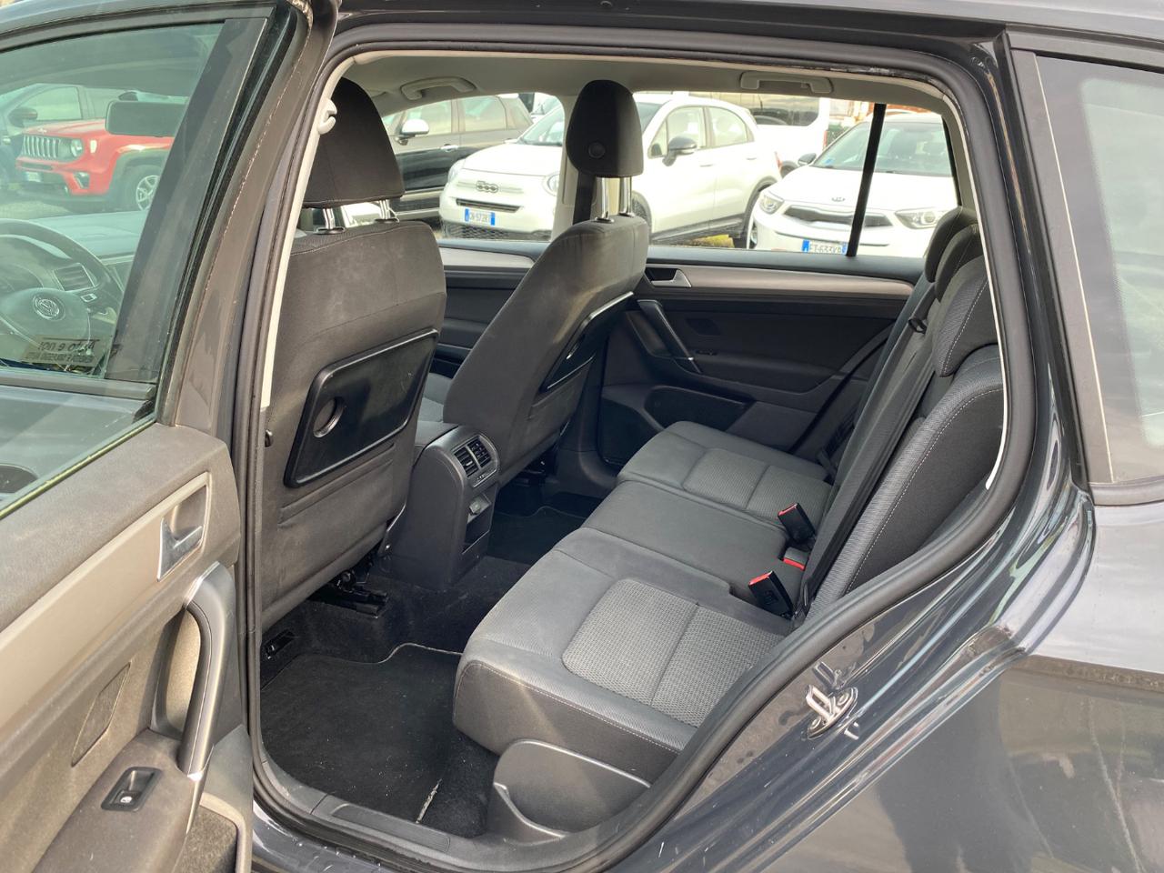 23427752_O_4261x8banwj3v